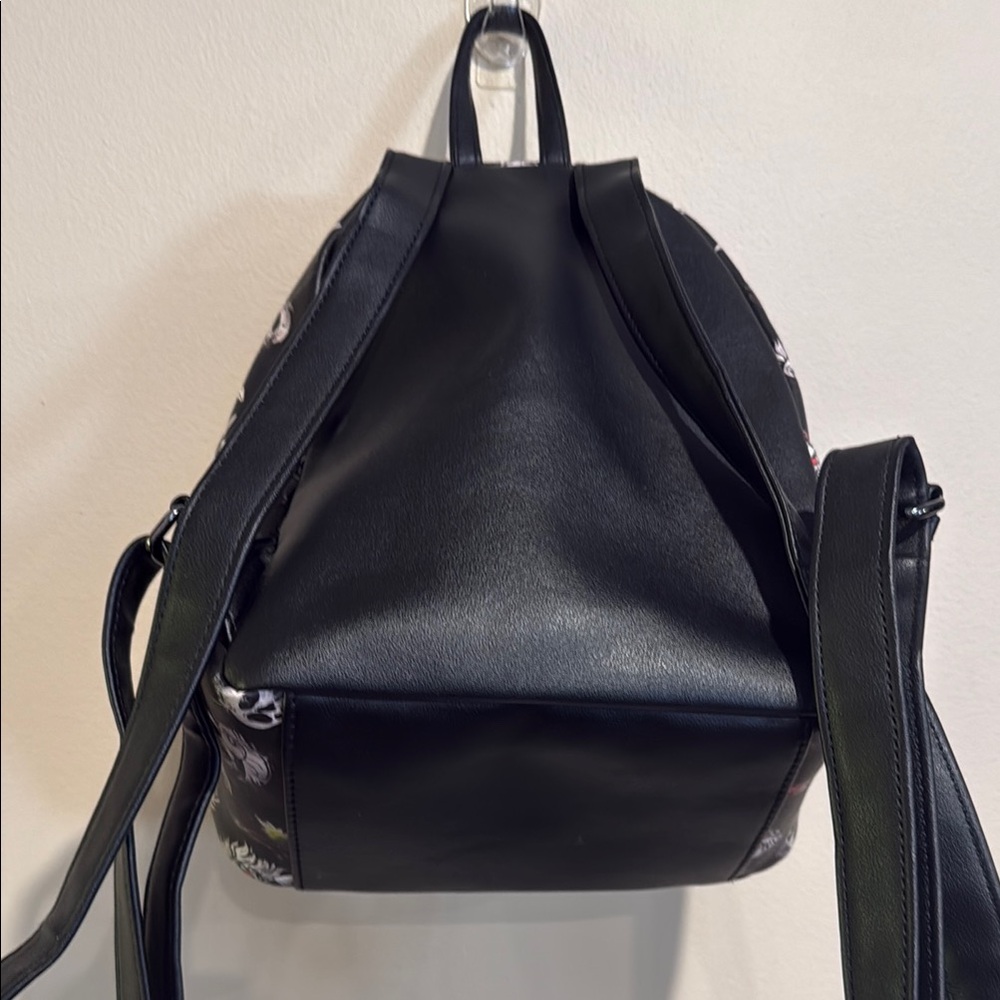 🧡Disney Villains Black and Purple Loungefly Backpack Ursula Cruela Evil Queen - Picture 3 of 6